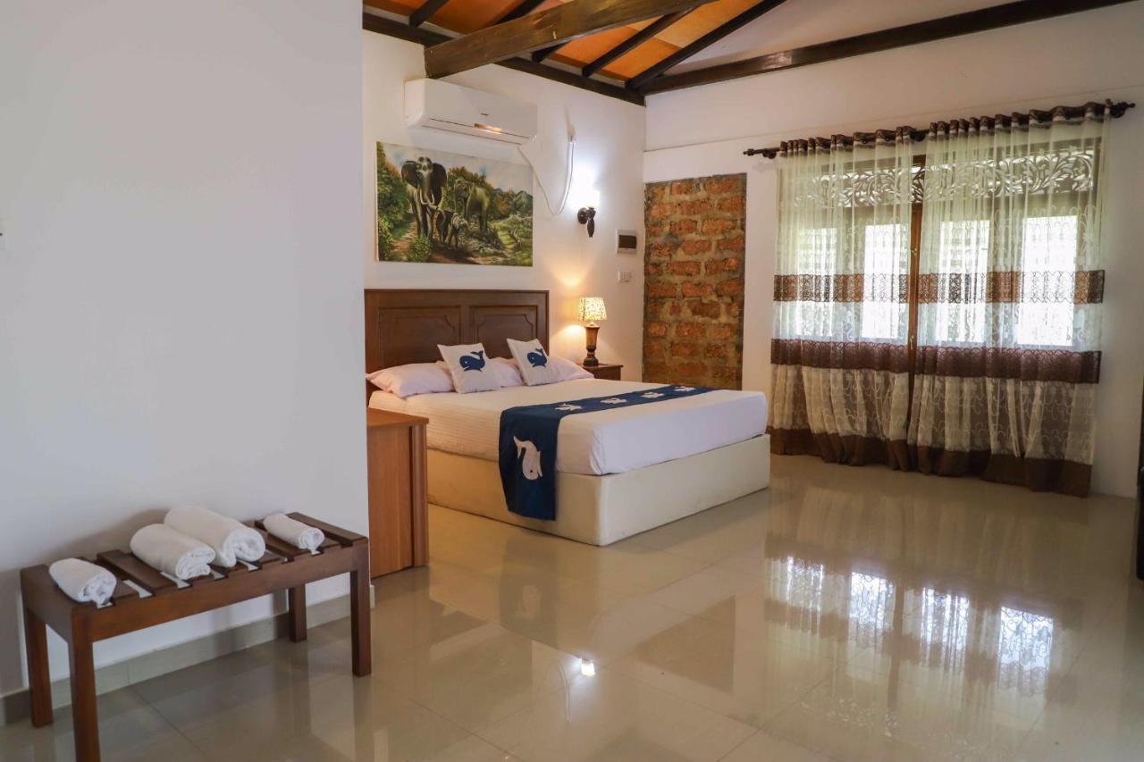 Ilamparuma Hotel ウェリガマ エクステリア 写真