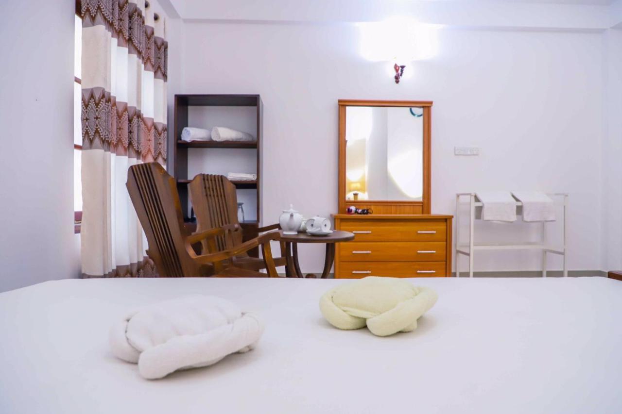 Ilamparuma Hotel ウェリガマ エクステリア 写真