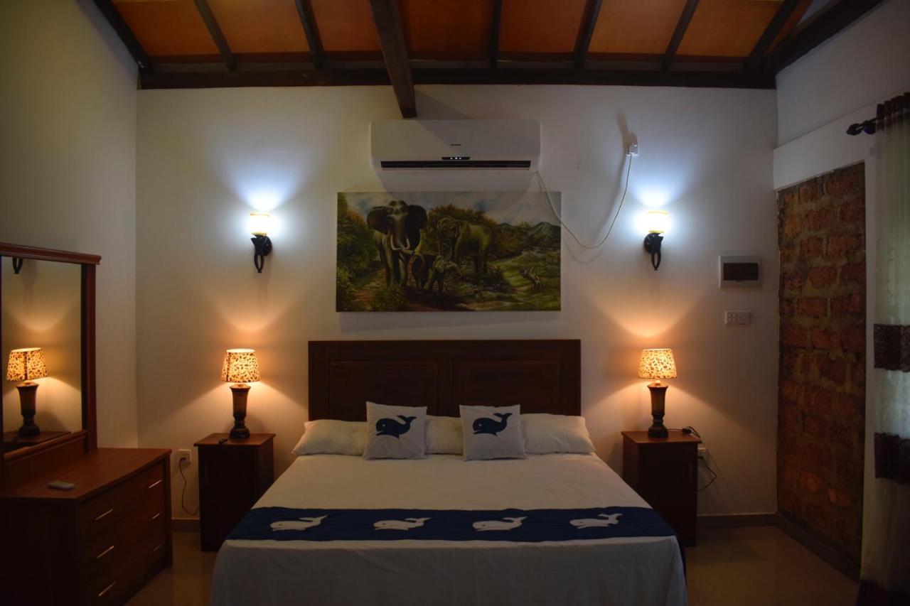 Ilamparuma Hotel ウェリガマ エクステリア 写真
